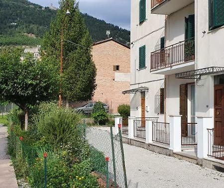 Casa Guastuglia Apartment Gubbio Exterior foto