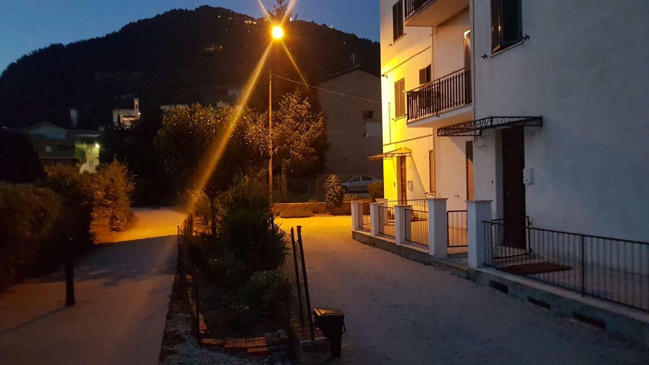 Casa Guastuglia Apartment Gubbio Exterior foto